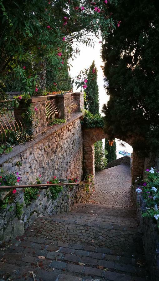Ferienwohnung Bellavista Eremitaggio Torri Del Benaco Exterior foto